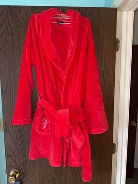 Victoria's Secret Plush Shawl-Collar Robe in Red